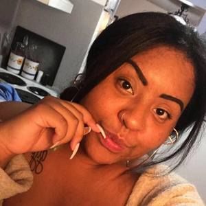 Meet your Posher, Talia